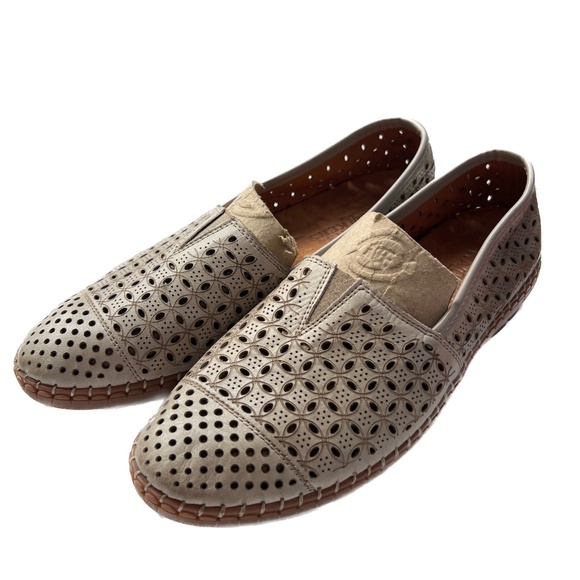 Volks Walkers Shoes Perforated Leather Slip on Flat Size 40 US 9 Colour Stone - Picture 2 of 9